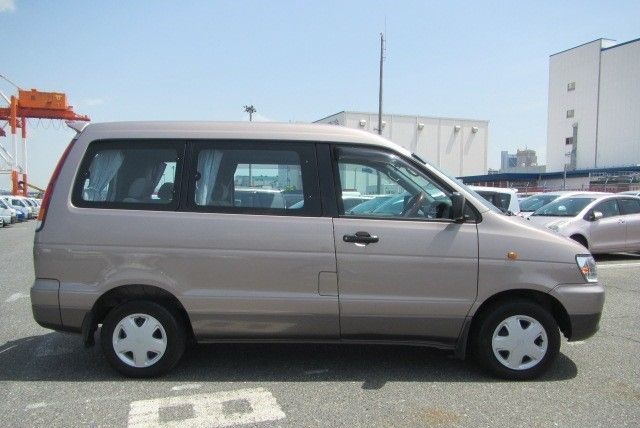 TOYOTA TOWNACE NOAH