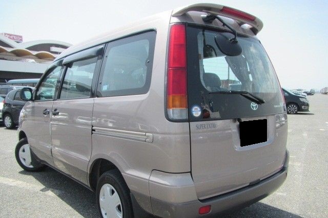 TOYOTA TOWNACE NOAH