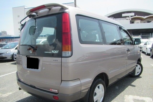 TOYOTA TOWNACE NOAH