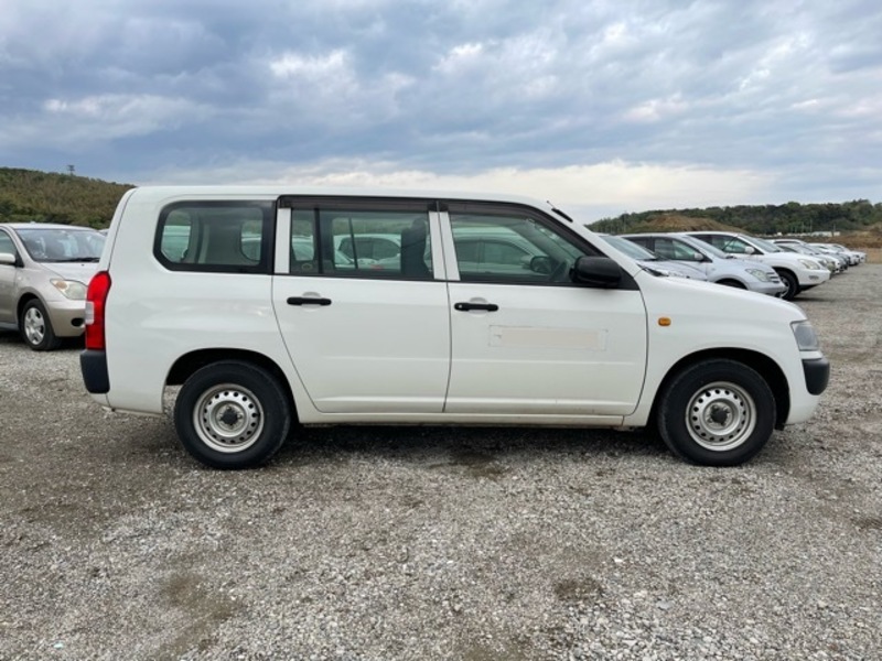TOYOTA PROBOX VAN
