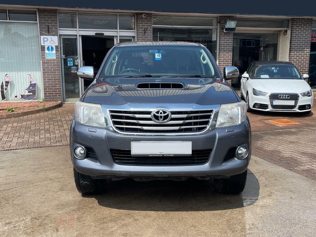 TOYOTA HILUX D-4D