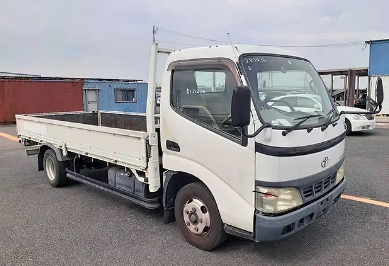 TOYOTA DYNA