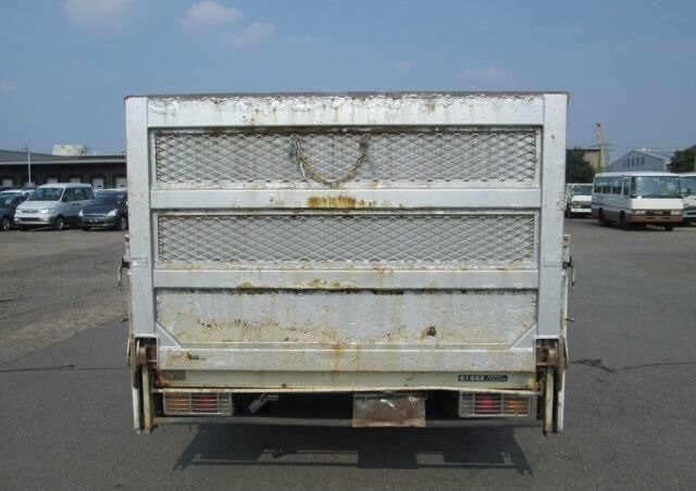 MITSUBISHI FUSO CANTER 4D33