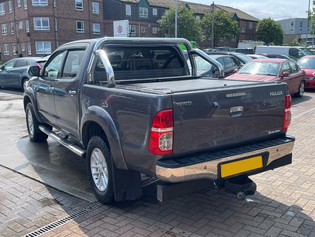 TOYOTA HILUX D-4D
