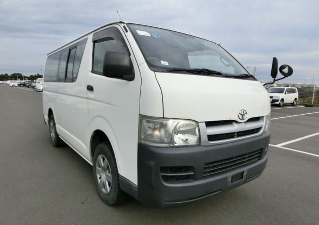 TOYOTA HIACE VAN