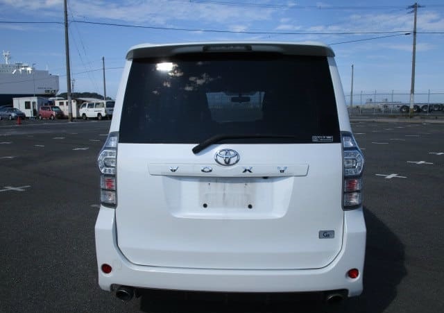 TOYOTA VOXY Z GS