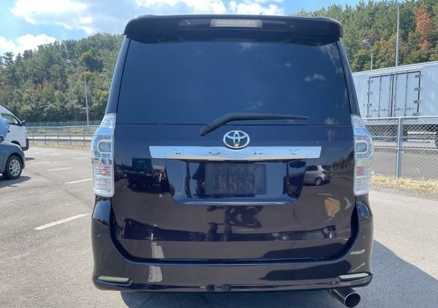TOYOTA VOXY ZS