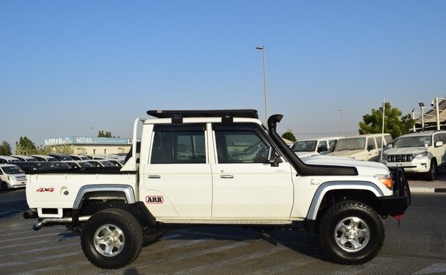 TOYOTA LAND CRUISER PICK UP