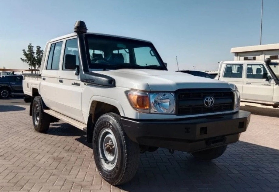 TOYOTA LAND CRUISER PICKUP