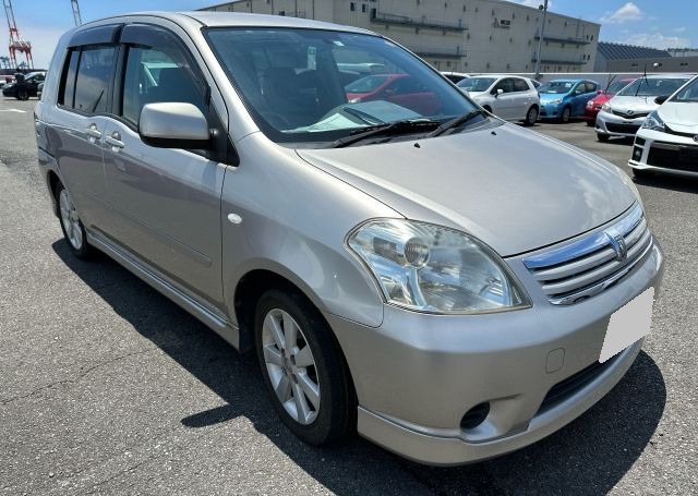 TOYOTA RAUM