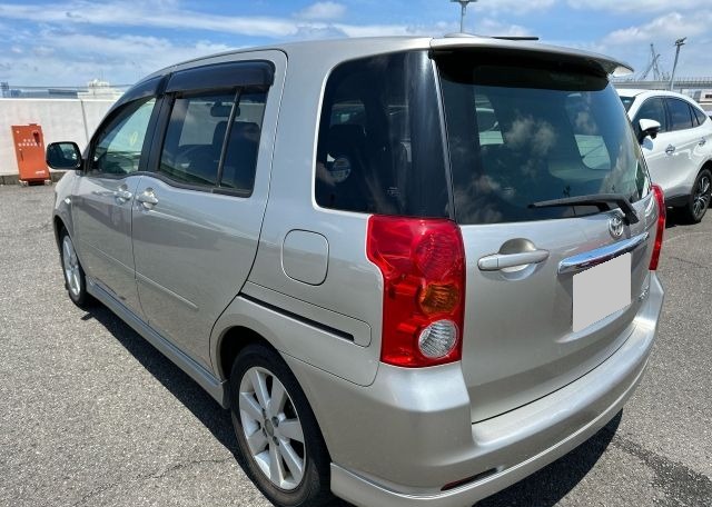 TOYOTA RAUM
