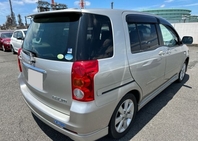 TOYOTA RAUM