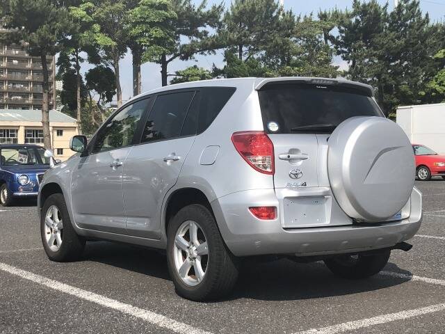 TOYOTA RAV 4