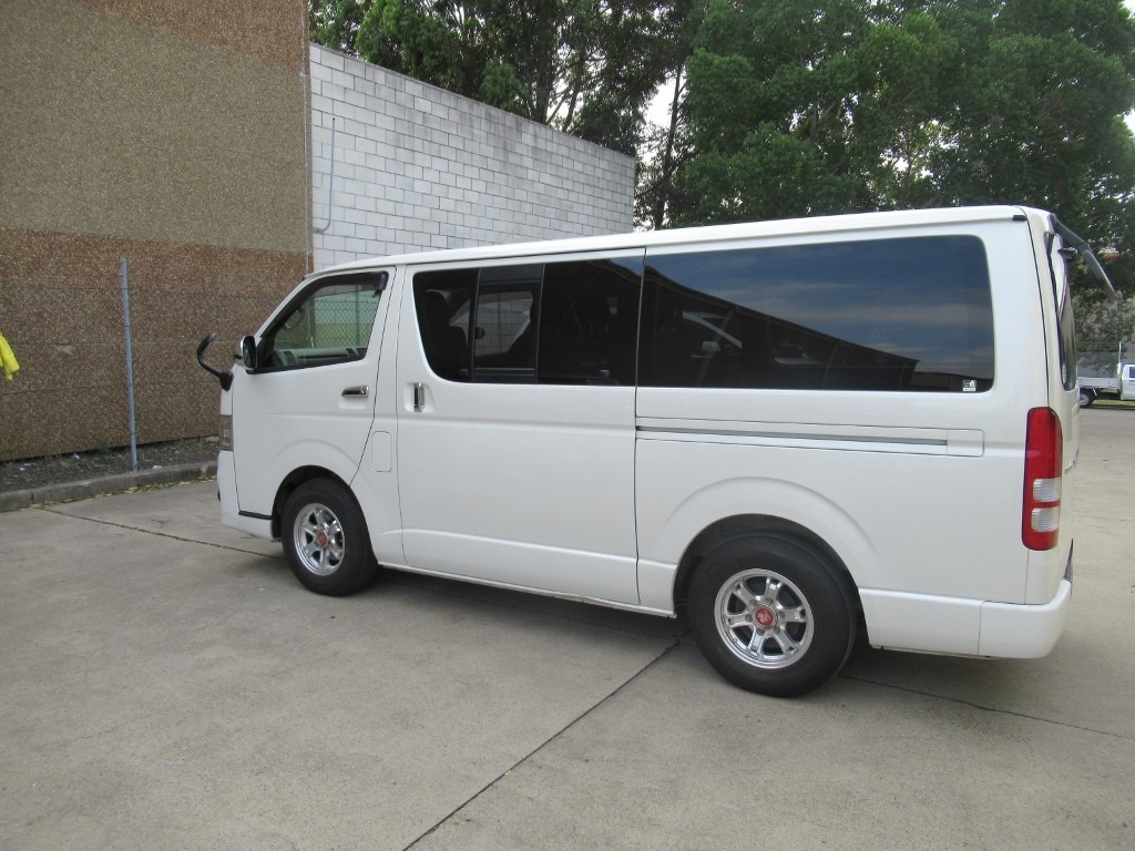 TOYOTA HIACE VAN LONG SUPER GL