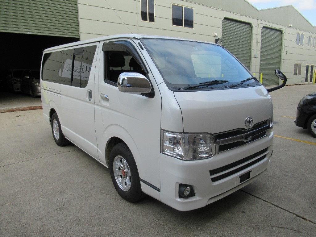 TOYOTA HIACE VAN LONG SUPER GL