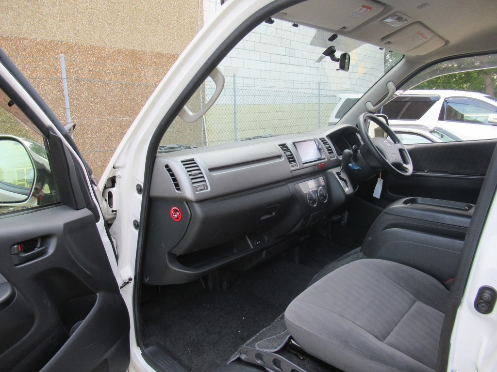TOYOTA HIACE VAN LONG SUPER GL