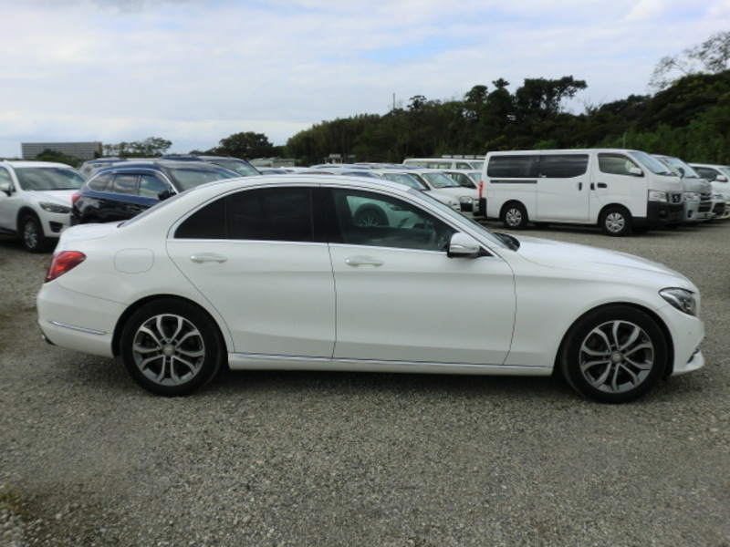 MERCEDES-BENZ C-200
