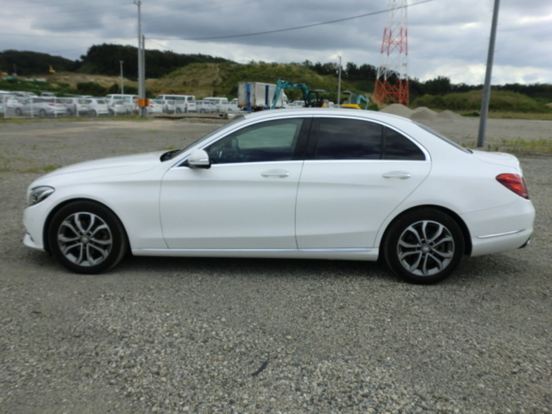 MERCEDES-BENZ C-200