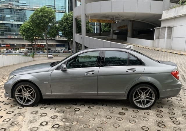 MERCEDES-BENZ C180