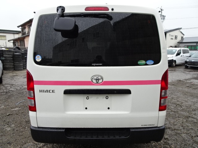 TOYOTA HIACE VAN