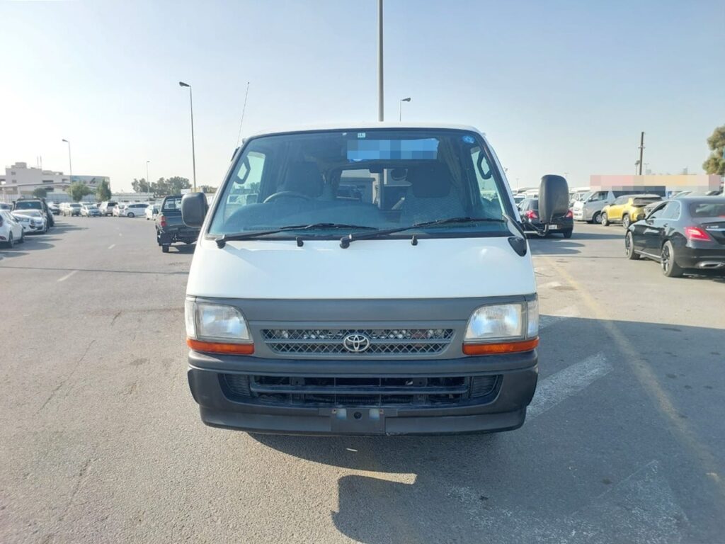 TOYOTA HIACE VAN