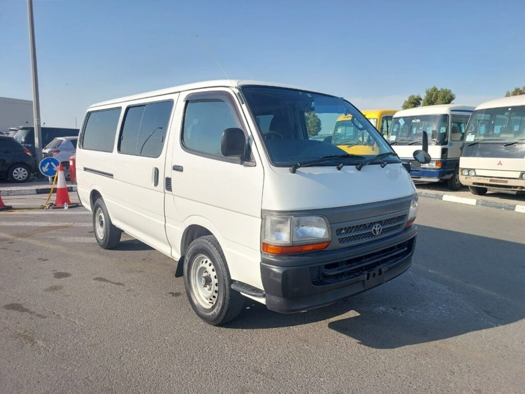 TOYOTA HIACE VAN