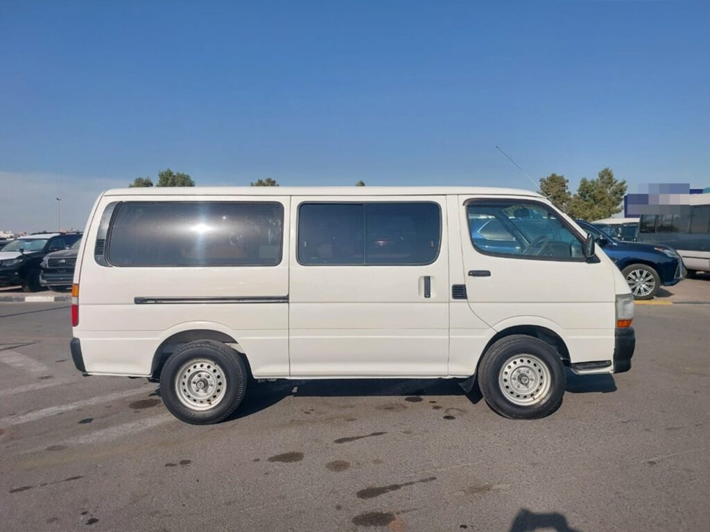 TOYOTA HIACE VAN